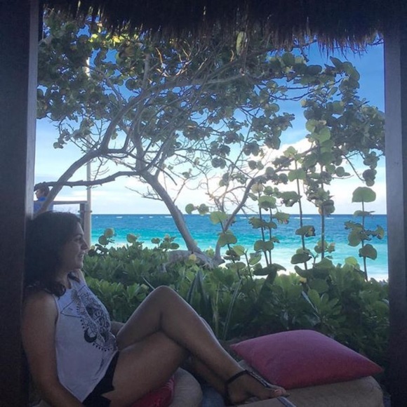 Meet Your Posher! - Picture 6 of 8